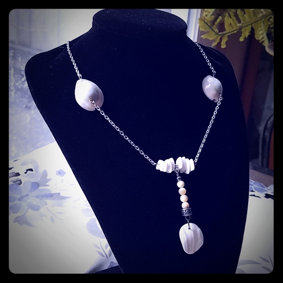 Handmade shell drop necklace - Picture 2 of 8